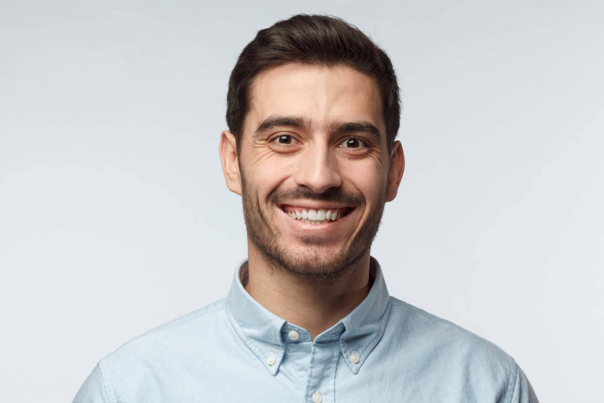 Las empresas renuevan las fotos de los empleados para ganar confianza
