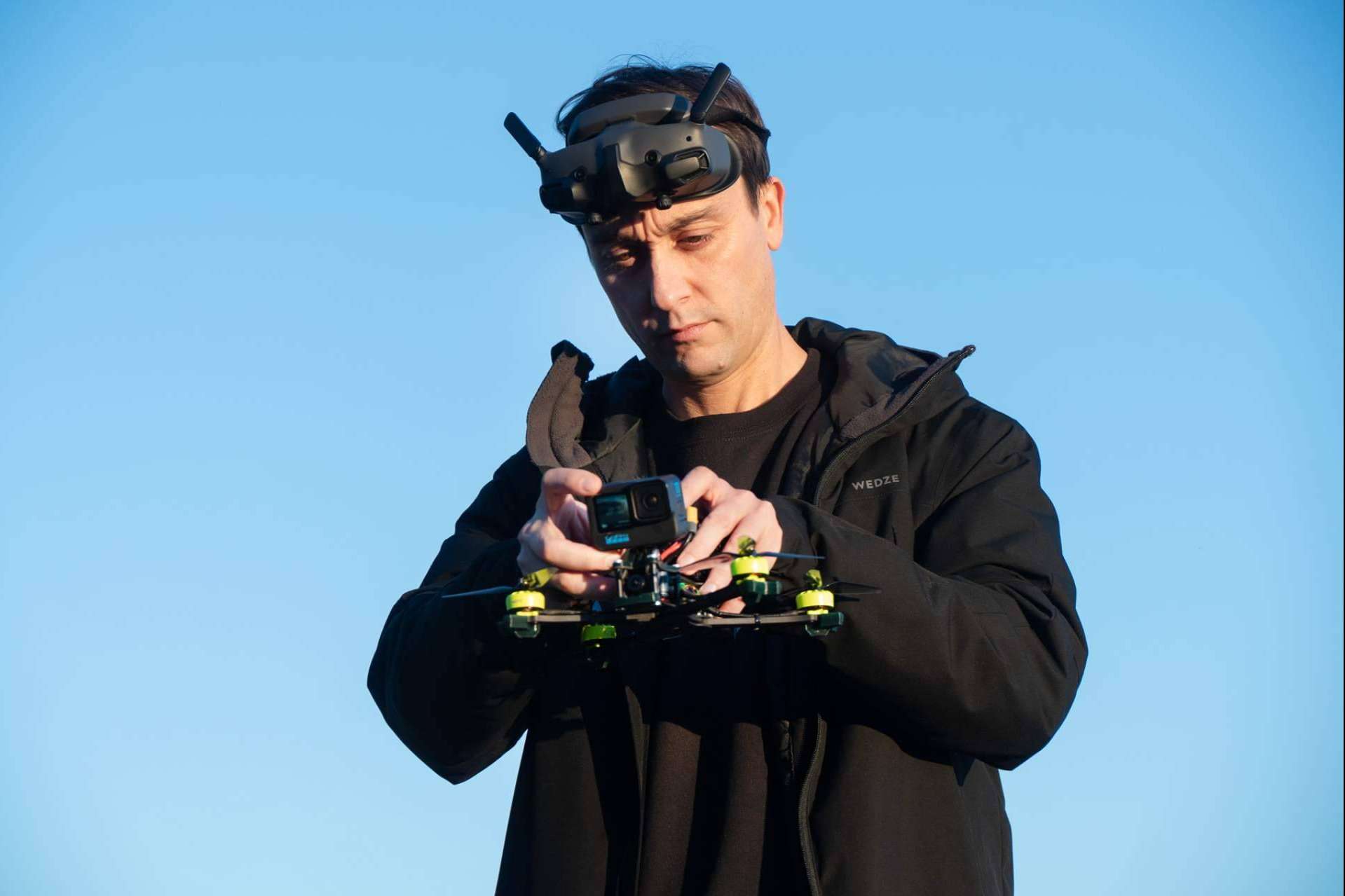 Drones FPV vs Drones Estabilizados; ¿Cuál es la mejor opción para una grabación aérea?