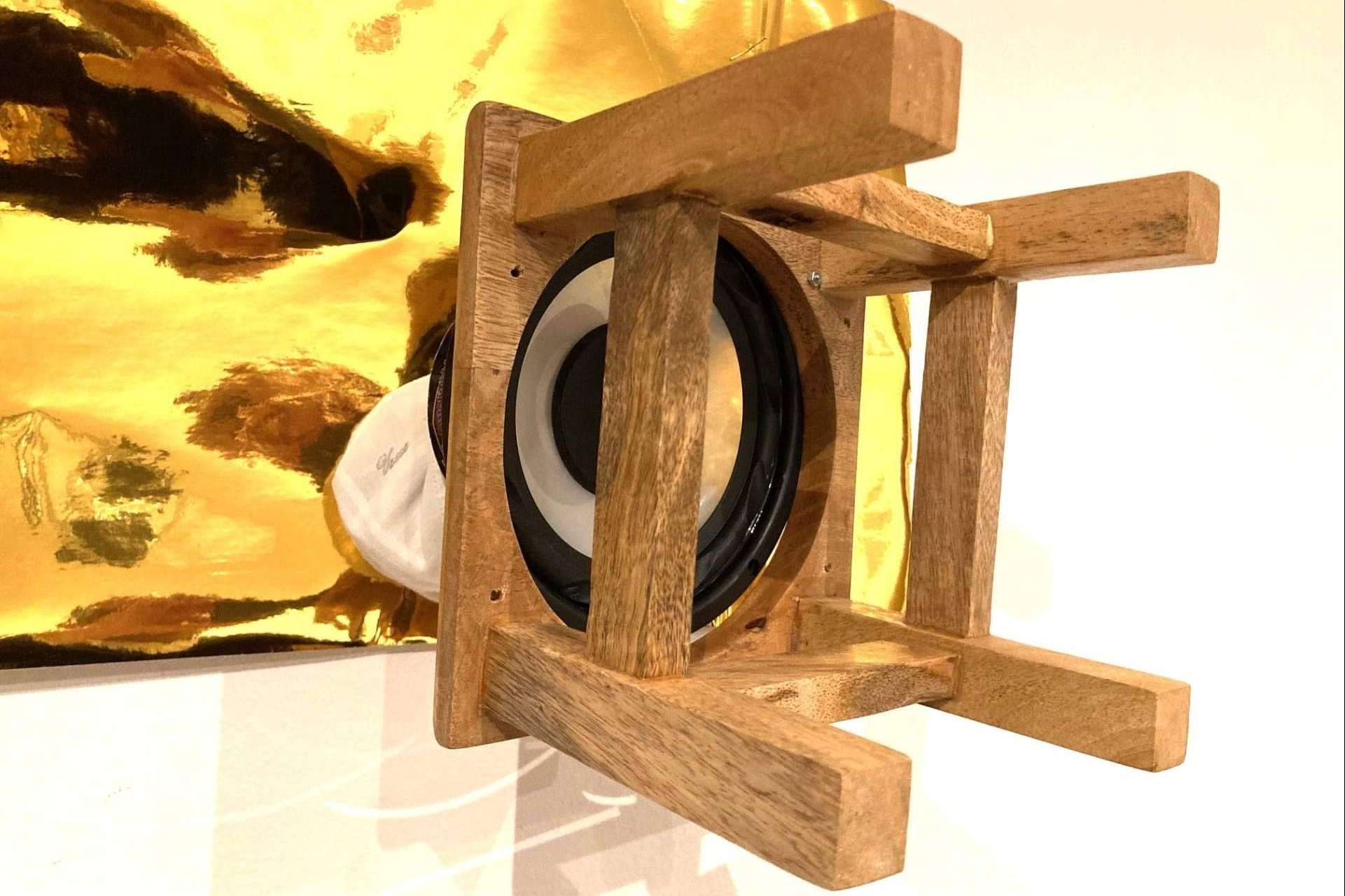 OR GOLD; una escultura donde el sonido habita en la imaginación del espectador