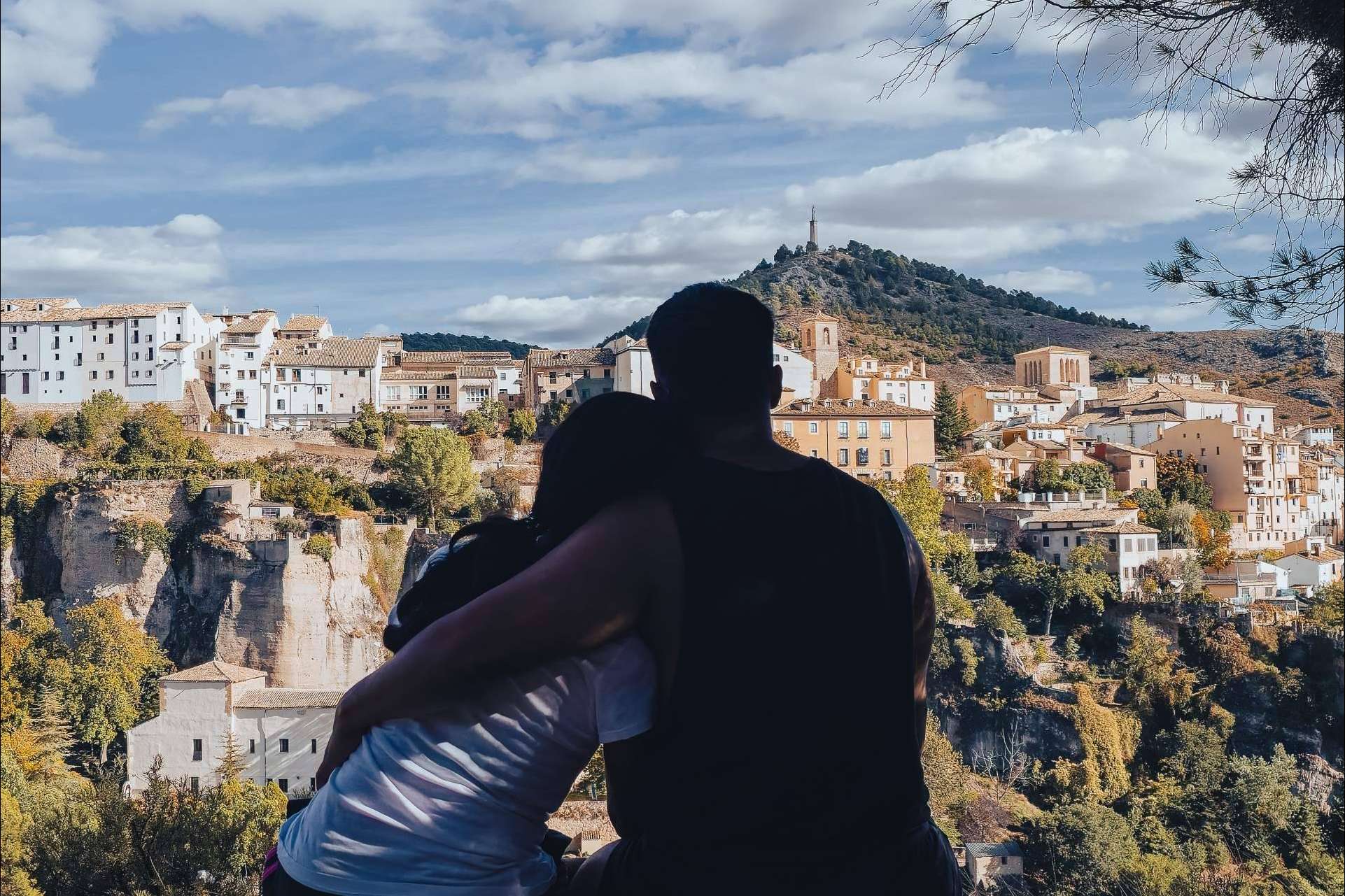 Apartamentos turísticos en Cuenca; vivir marzo entre naturaleza y tradición