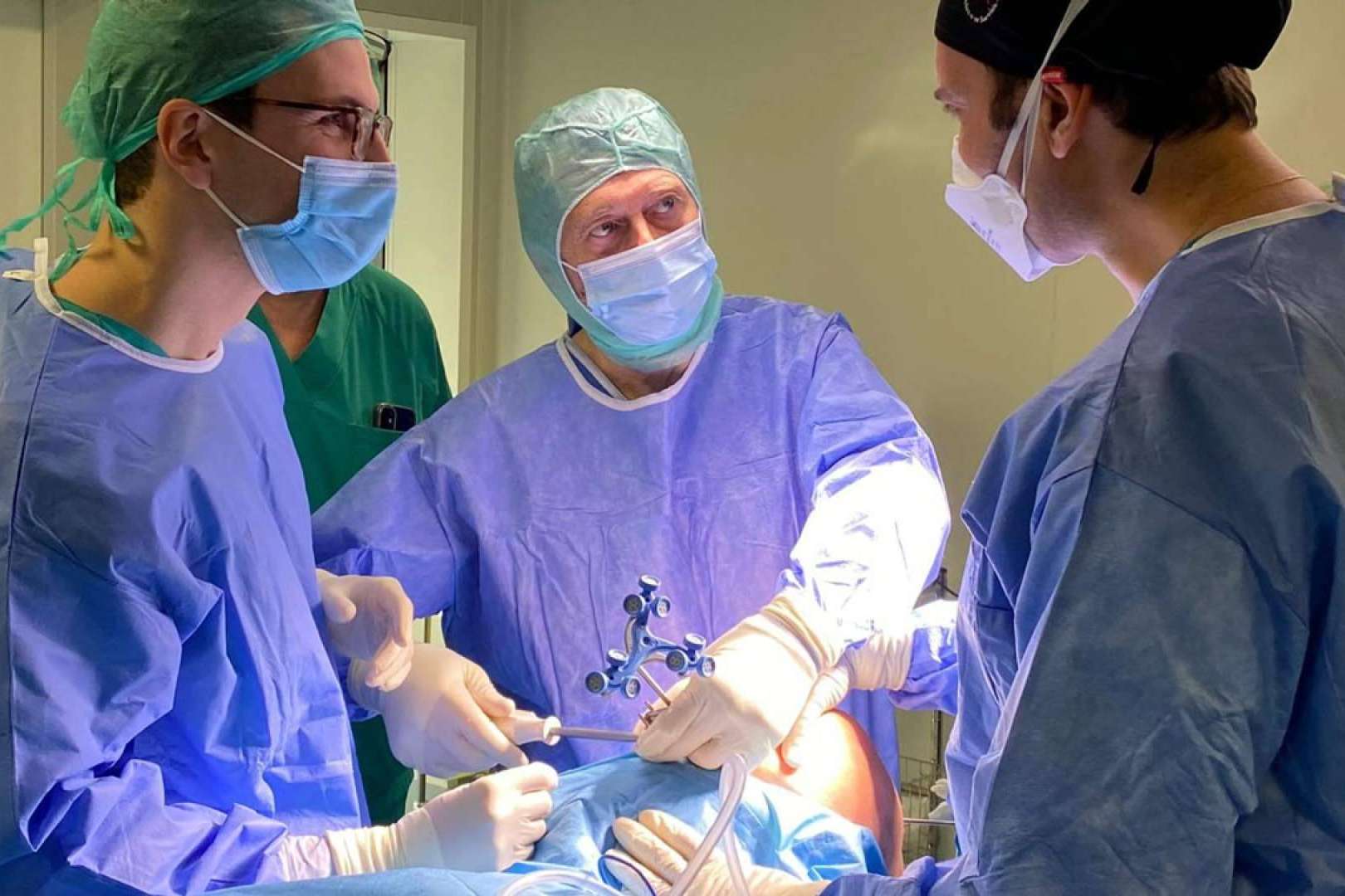 Cirugía de Prótesis de Rodilla con Robot