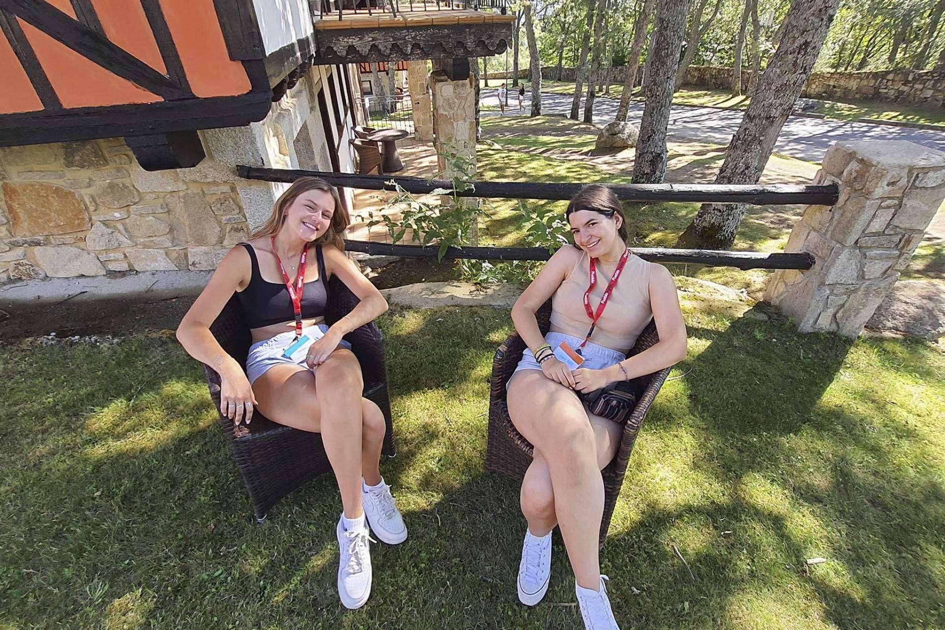 Un campamento de inglés para niños y jóvenes con angloparlantes nativos de su misma edad