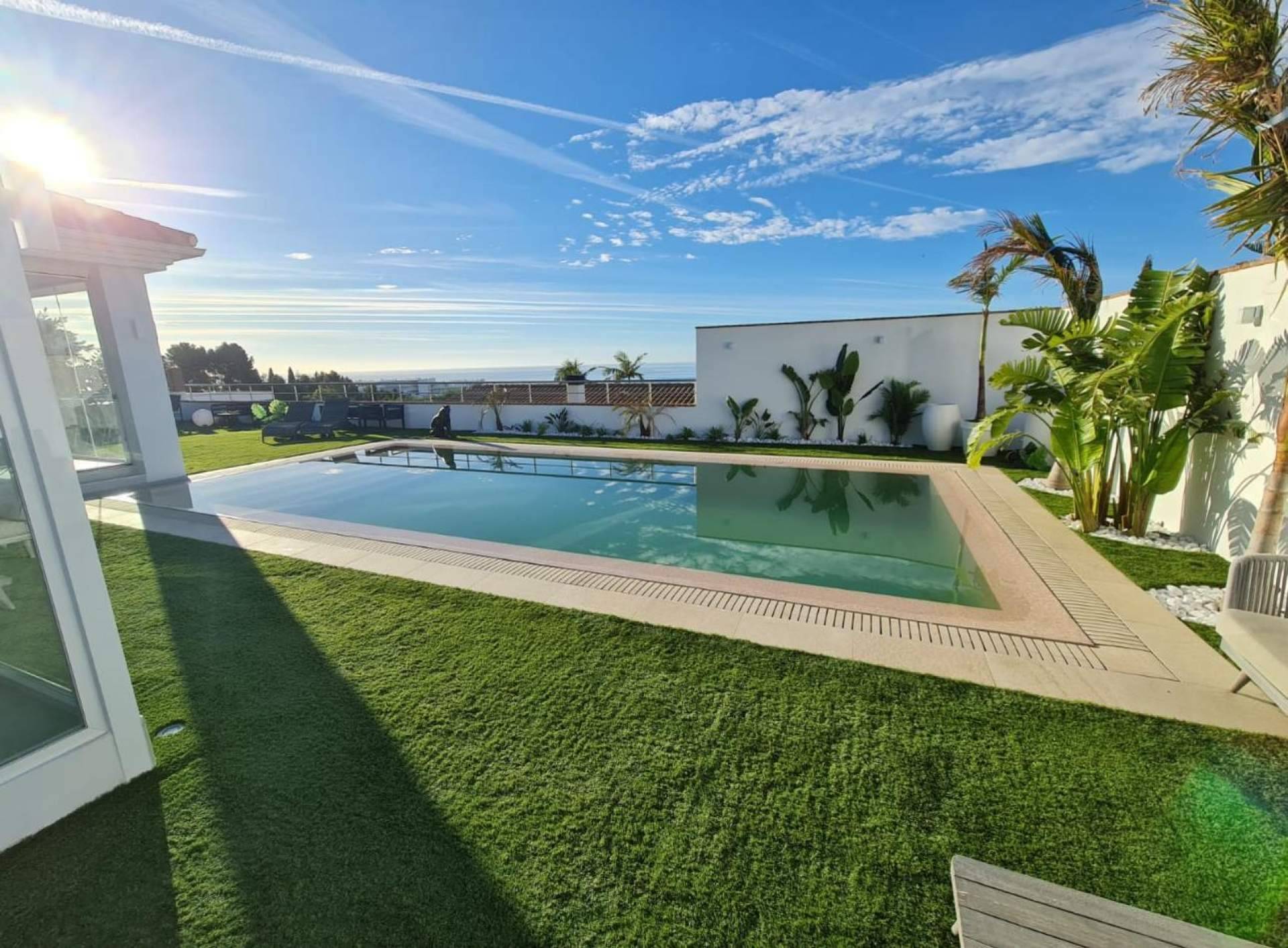 Piscinas Castellón revoluciona el sector; piscinas a medida y piscinas elevadas