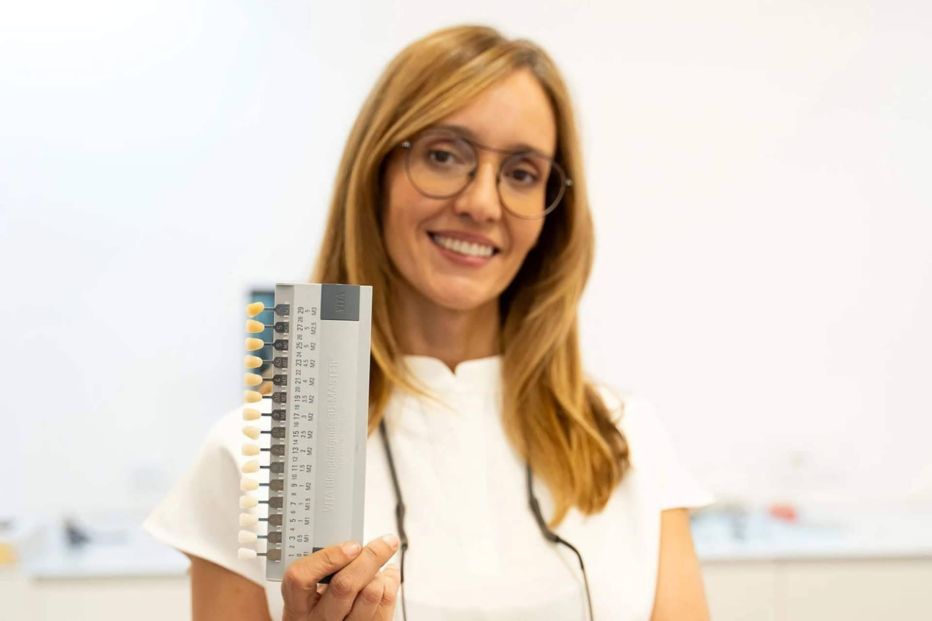 El boom de las carillas dentales impulsa una nueva era de diseño facial digital y naturalidad estética