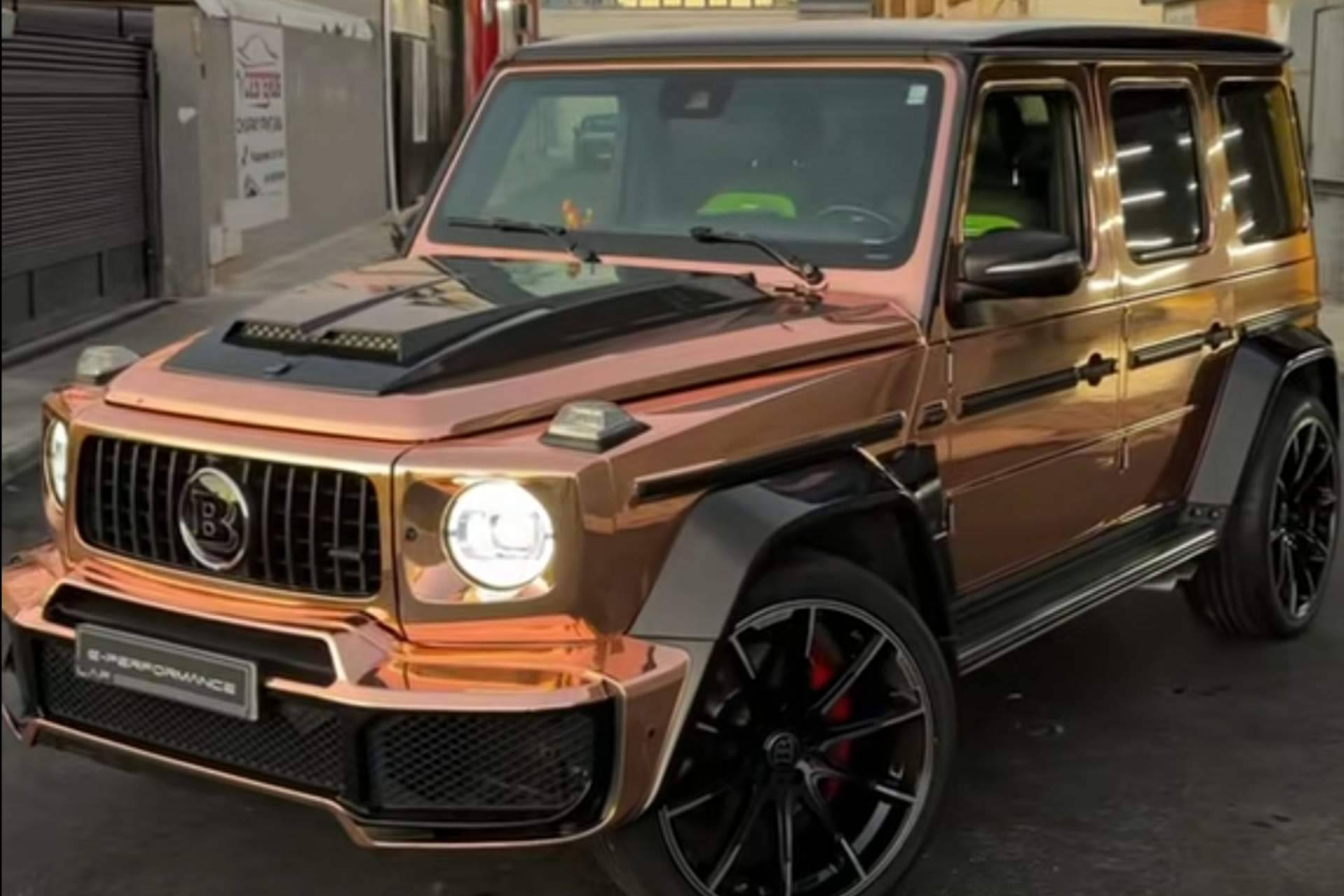 Omar Montes incendia las redes con su Mercedes Clase G de 'Oro Rosa'
