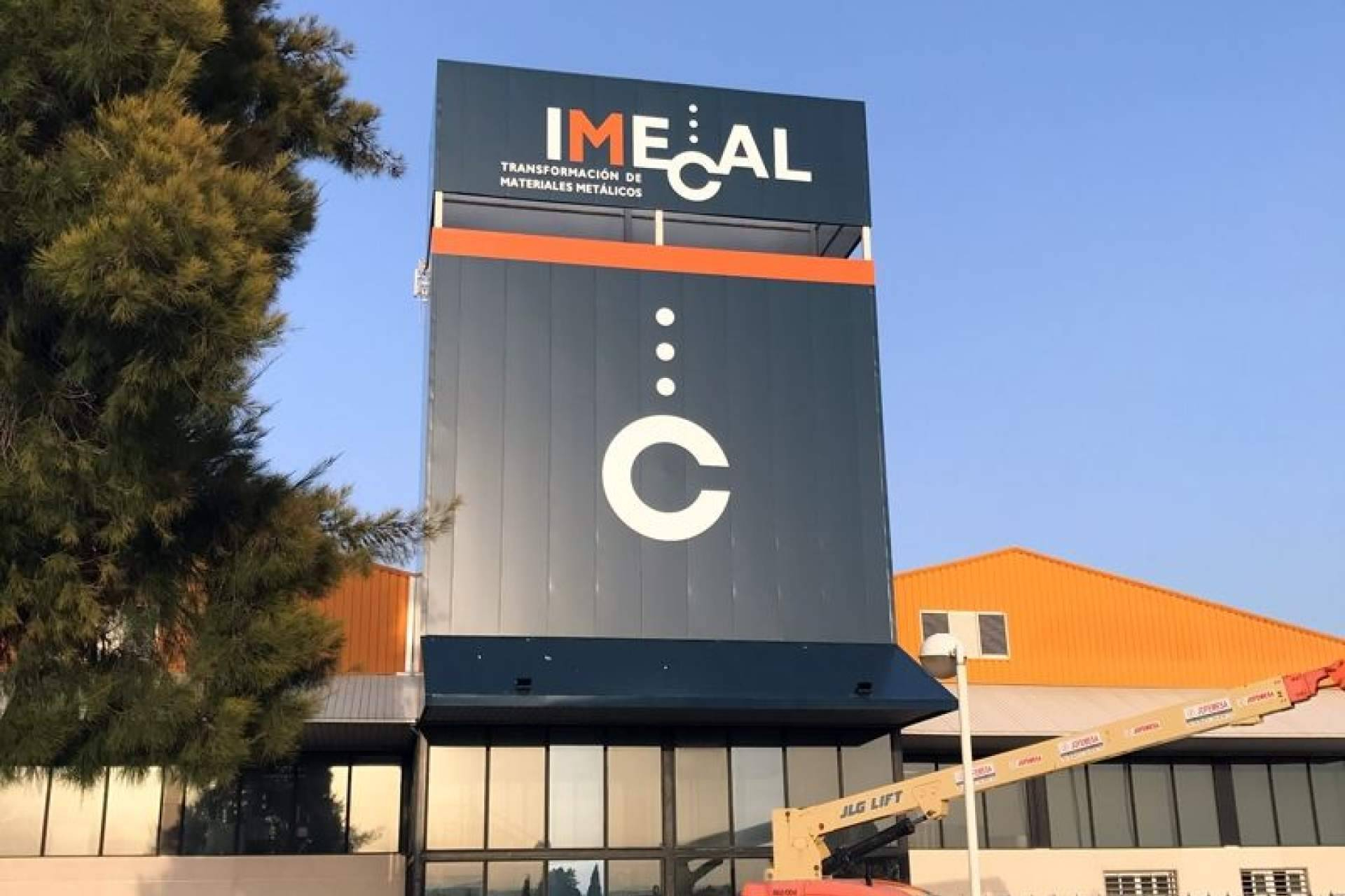 Rótulos Cecilio refuerza la visibilidad de los negocios con su servicio de rotulación de fachadas