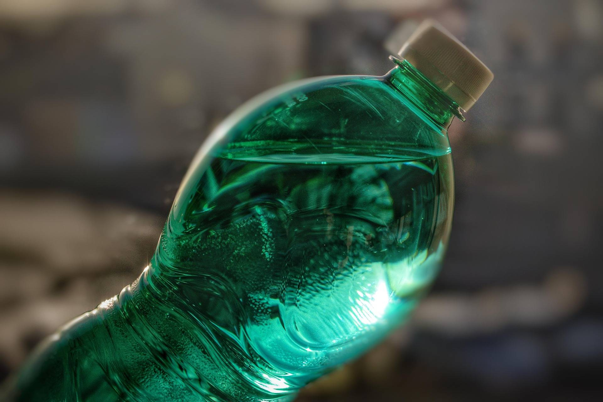 Agua con gas; mitos y realidades sobre esta bebida de moda