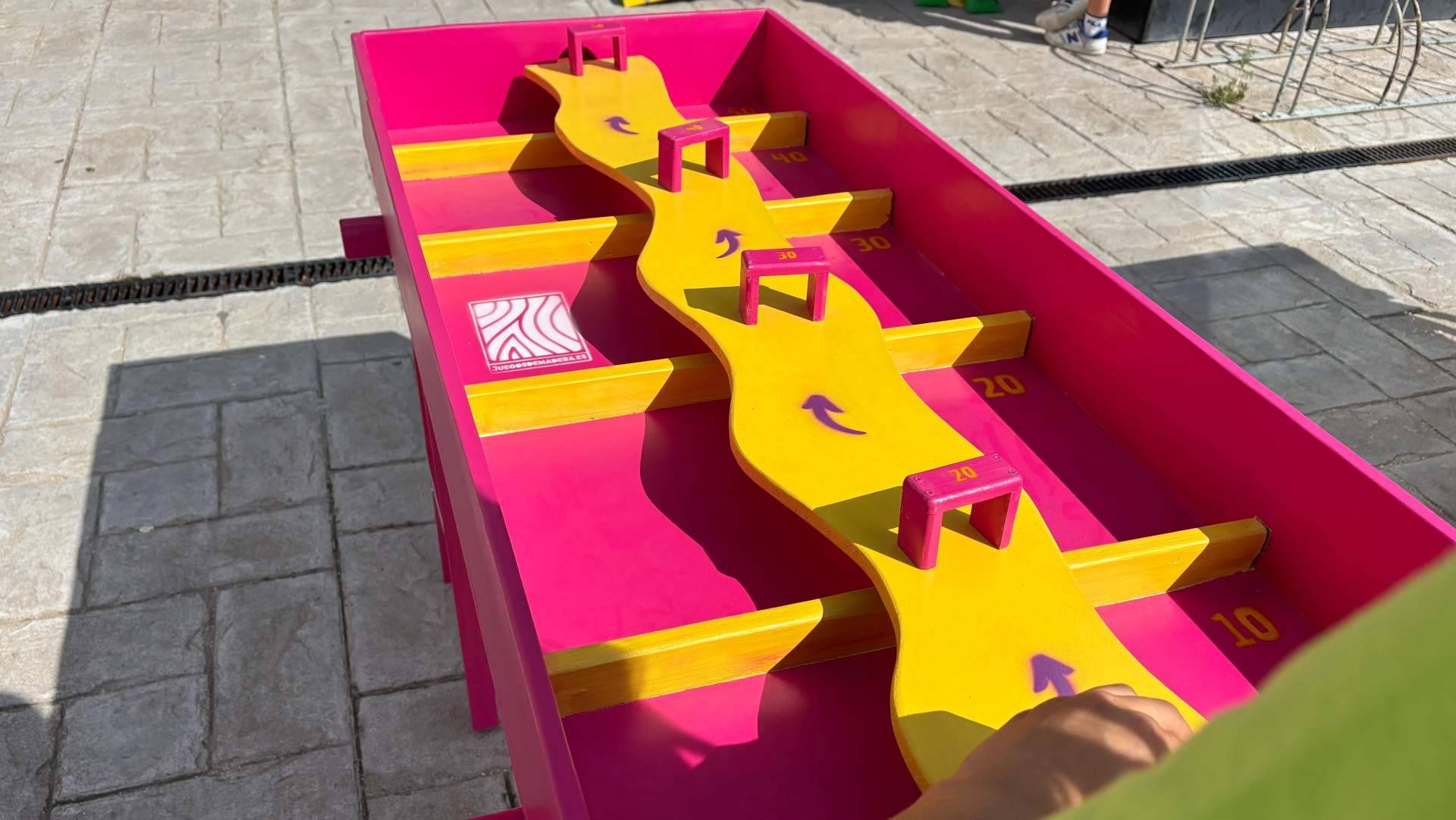 La madera le gana el pulso al píxel; la nueva tendencia que revoluciona los eventos en Madrid
