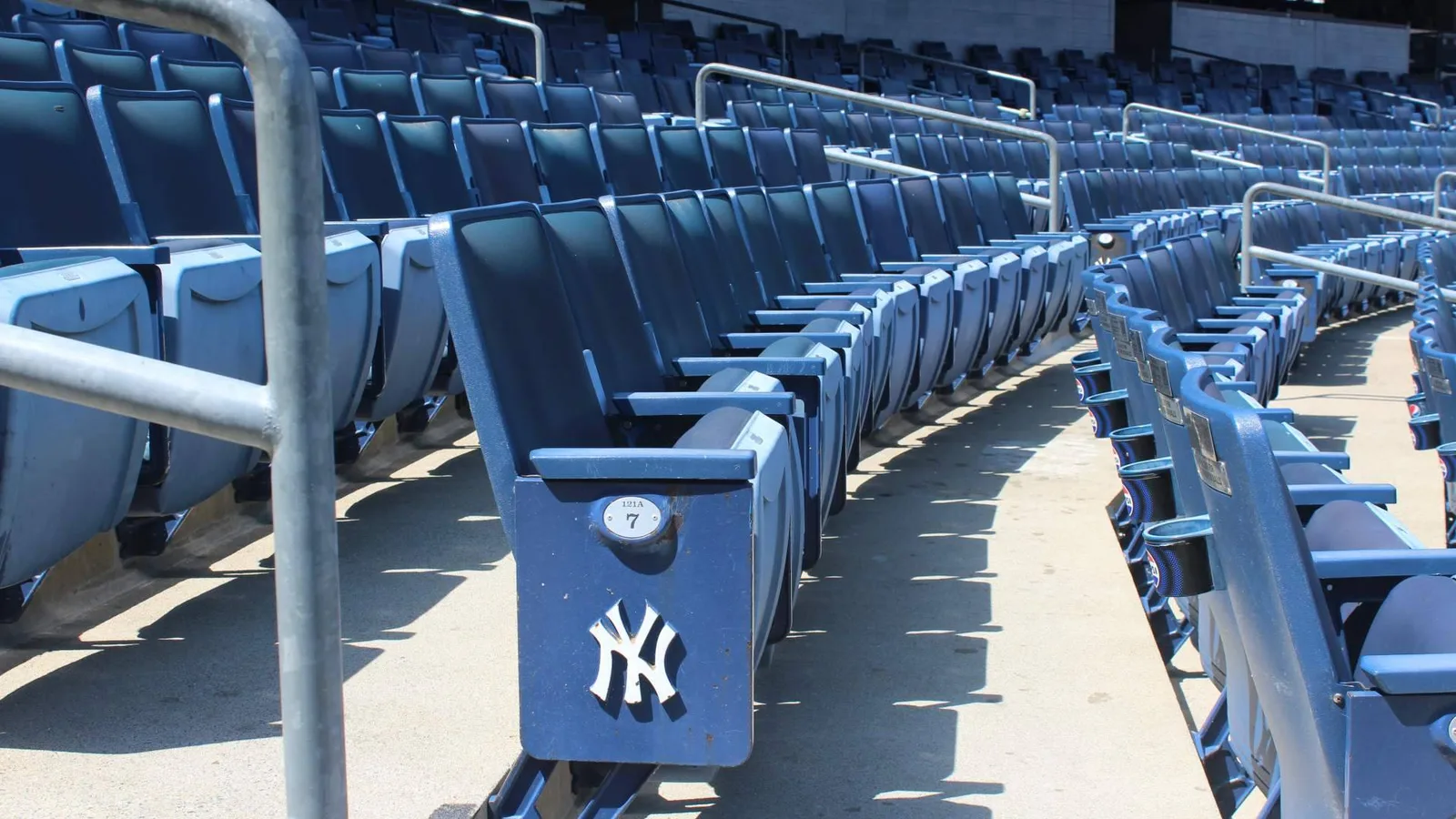 Entre lesiones y errores, los Yankees se alejan del liderato